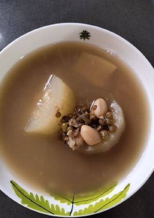 A picture of Hairy Gourd Soup.