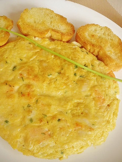 Una foto de Tortilla benedictina o de langostinos