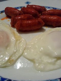 Una foto de Huevos fritos con chistorra