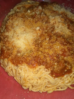 Una foto de Fideos caseros con salsa