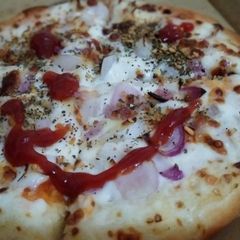 A picture of Veg pizza.