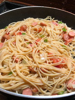 Una foto de Pasta con salchichas