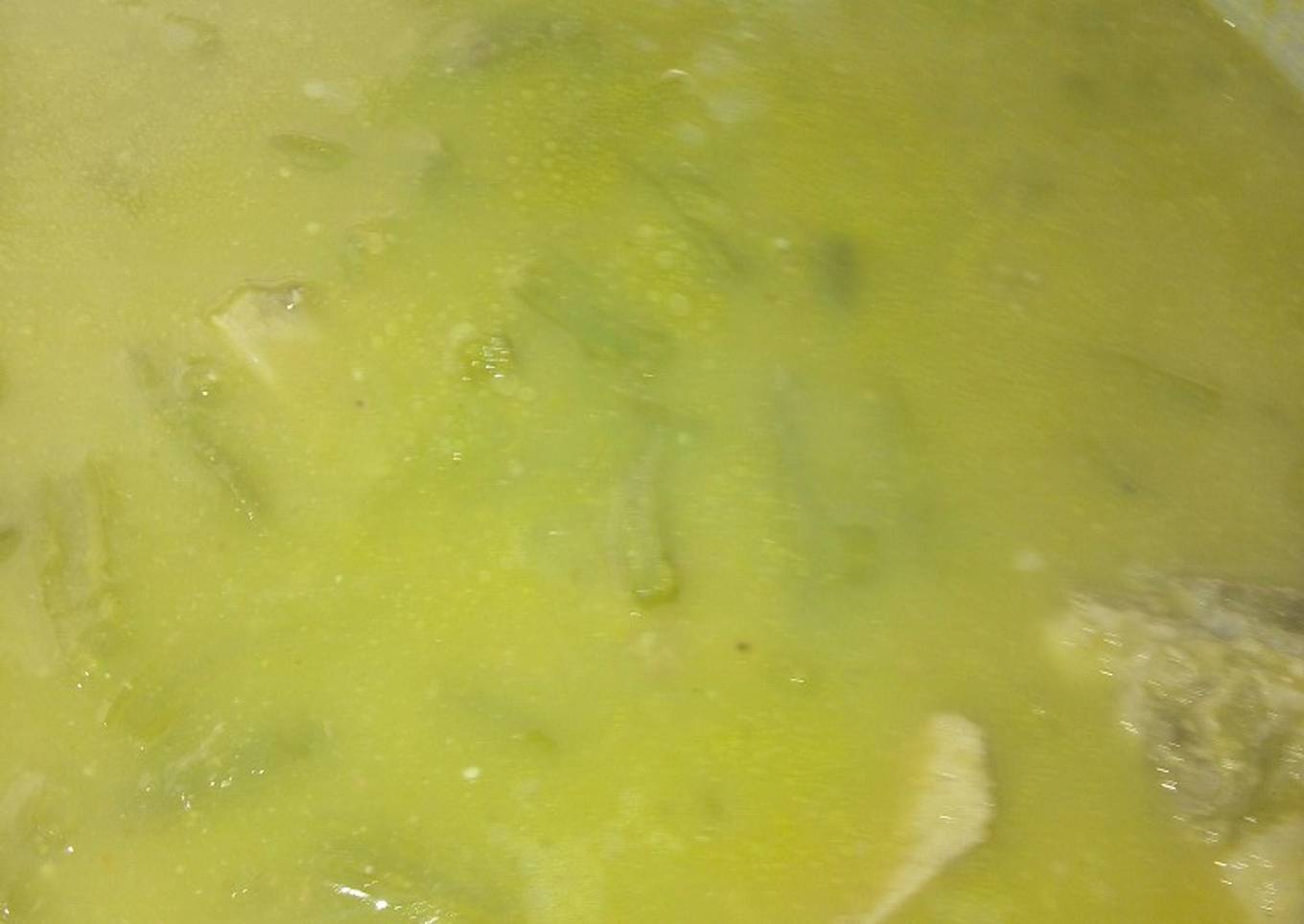 Costilla en salsa verde con nopales a la Mario, s