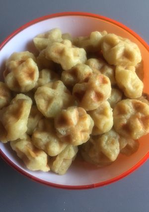 A picture of Crispy sweet potato mini balls.