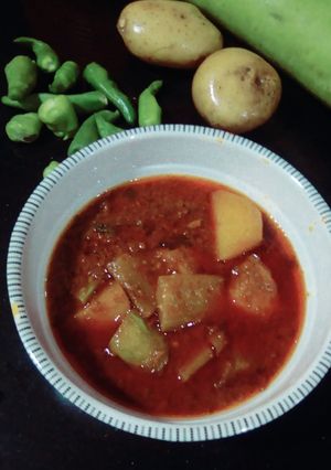 A picture of Lauki Aloo ka salan.