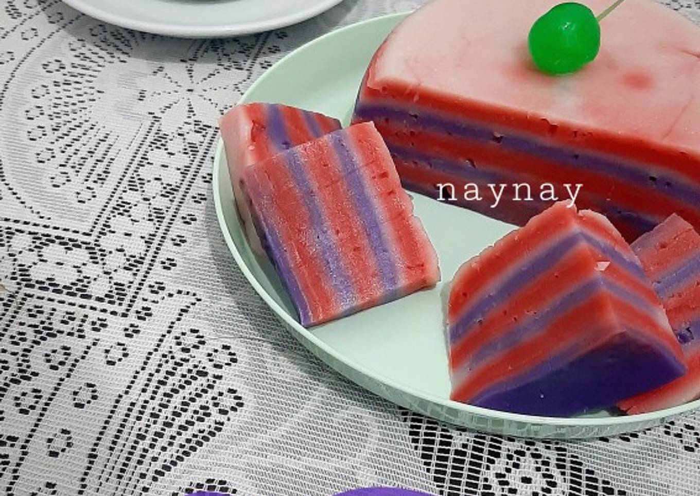 Kue Lapis Beras & Tepung Mocaf Varian Rasa Red Velvet dan Taro