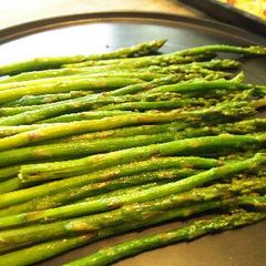 A picture of Butter grilled asparagus.