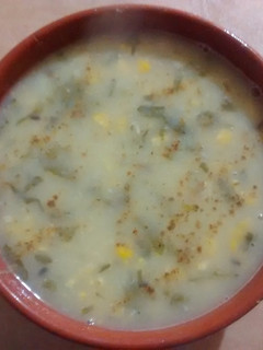 Una foto de Sopa cremosa de papa y choclo (sin crema ni leche) facil y sabrosa