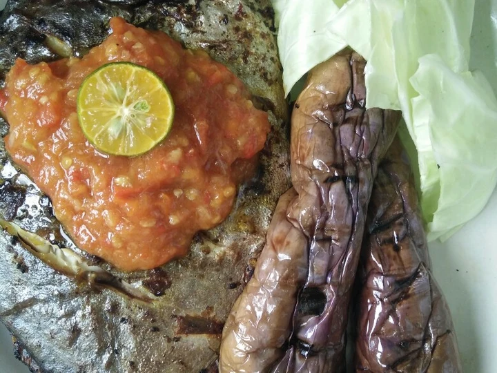 Cara Mudah Menyiapkan Resep 43.*ikan&amp;amp;terong bakar sambel tomat* yang Sempurna Anti Ribet, Uenak Banget
