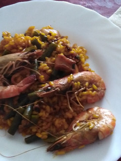 Una foto de Paella de marisco