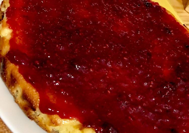 Tarta de queso con base de galletas - en horno 🍰🍓