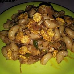 A picture of Baby corn chilli pasta.