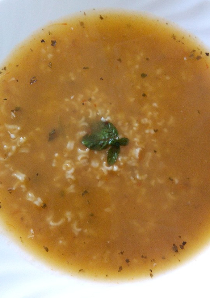 Una foto de Sopa de arroz con menta