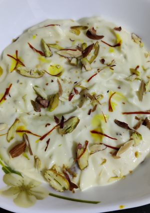 કેસર ડ્રાય ફ્રૂટ્સ મઠો (Kesar Dry Fruits Matho Recipe In Gujarati) રેસીપી મુખ્ય ફોટો