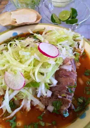 Una foto de Pozole