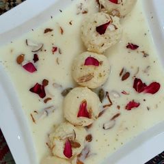 A picture of Ras malai.