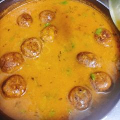 A picture of Cabbage Kofta curry.