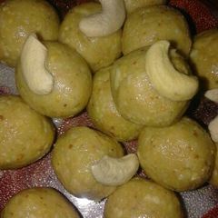 Peanut ladoo A picture of Peanut ladoo.
