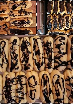O poză a rețetei Eclaire cu cremă de vanilie.