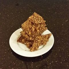A picture of Creamy Caramel Chocolate Crispy Bark.