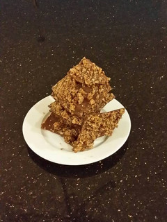 A picture of Creamy Caramel Chocolate Crispy Bark.