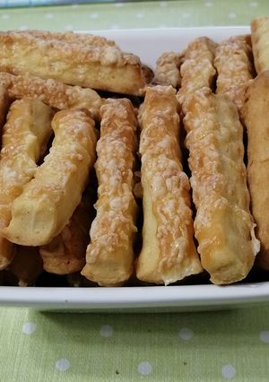 Sajtos rúd élesztő, sütőpor nélkül recept fotója