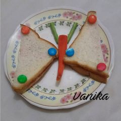 A picture of Jam butterfly sandwich.