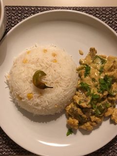 صورة لوصفة صدور دجاج بالكريمة 🍲✨🍗🤍