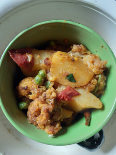 আলু ফুলকপির ডালনা (aloo fulkopir dalna recipe in Bengali) রেসিপির প্রধান ছবি