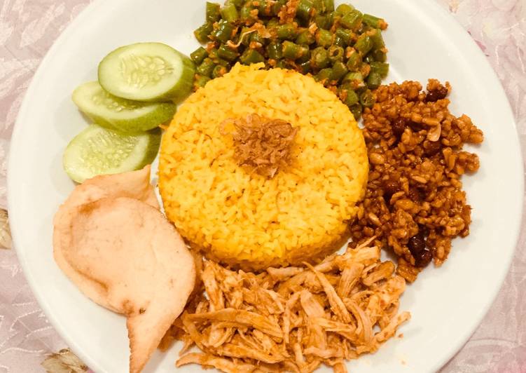 Nasi Kuning Rebon