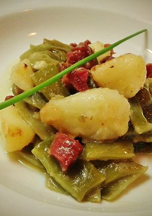 Foto principal de Judía verde con patatas y jamón ibérico