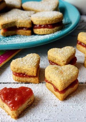 Gesztenyés-diós linzer cseresznye lekvárral gluténmentesen recept fotója
