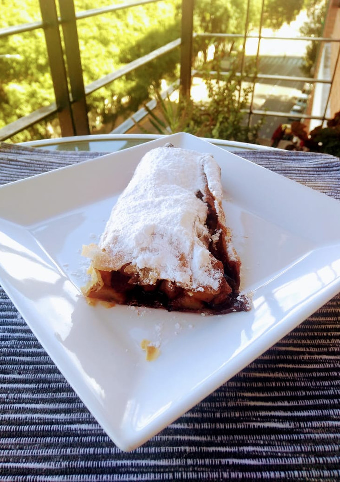 Una foto de Strudel de manzana