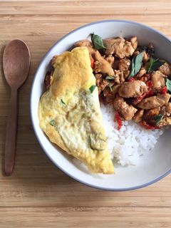 Foto resep Pad Kra Pao / Ayam Kemangi Thailand