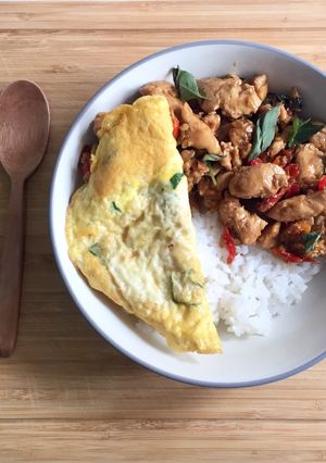 Foto resep Pad Kra Pao / Ayam Kemangi Thailand