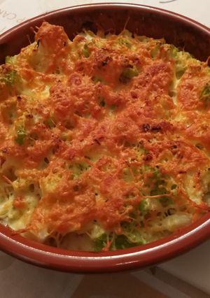 Una foto de Brócoli con bechamel y bacon