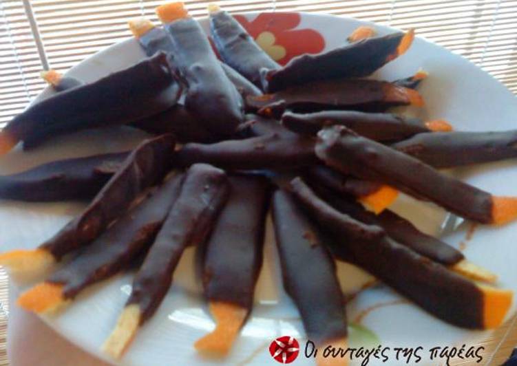 Chocolate strips with orange peel