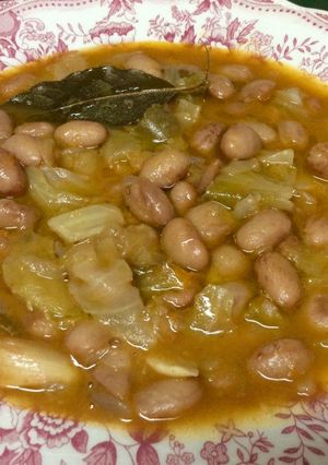 Una foto de Judías pintas con repollo