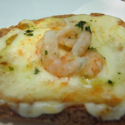 Tostadas con camarones en salsa gratinados Receta de graciela martinez  @gramar09 en Instagram ☺?- Cookpad