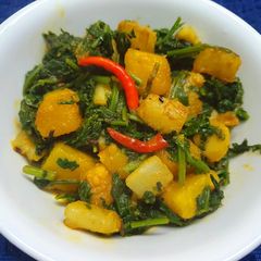 A picture of Spinach with Mixed Vegetables.