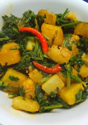 A picture of Spinach with Mixed Vegetables.