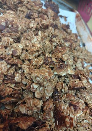 A picture of Peanut Butter Granola.
