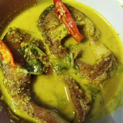 A picture of Bhetki fish basanti.