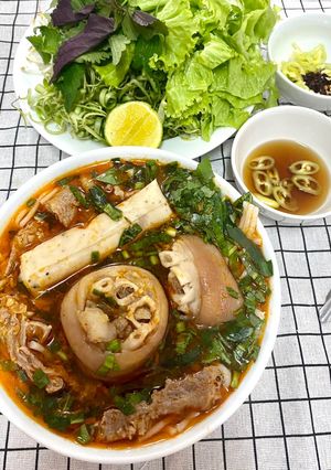 Hình của món Bún bò giò heo.
