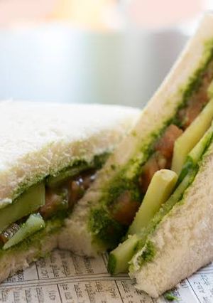 વેજ સેન્ડવિચ મુંબઈ સ્ટાઇલ (Veg Sandwich Mumbai Style Recipe In Gujarati) રેસીપી મુખ્ય ફોટો