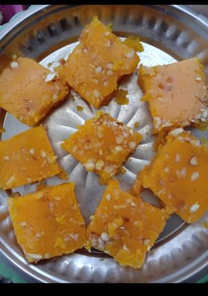 बॉम्बे कराची हलवा (Bombay karachi halwa recipe in hindi) रेसिपी मुख्य फोटो