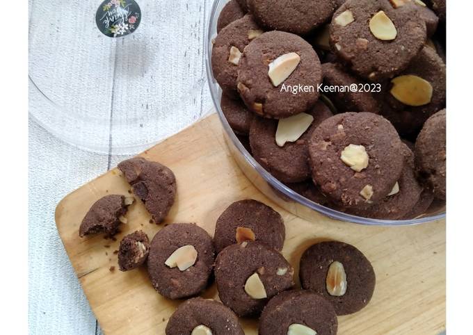 Resep Choco Almond Cookies Oleh Angken Keenan Cookpad