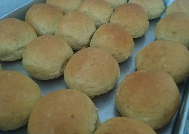 Resep Burger bun mini (diet version, pakai tepung gandum) | Resep Bumbu Burger bun mini (diet version, pakai tepung gandum) Yang Menggugah Selera