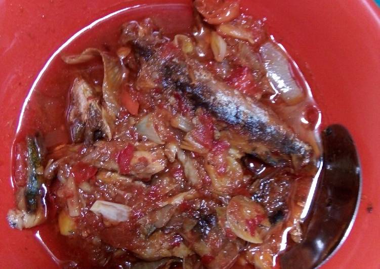 Ikan pindang bumbu sarden