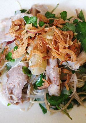 Hình của món Gỏi Gà xé phay.